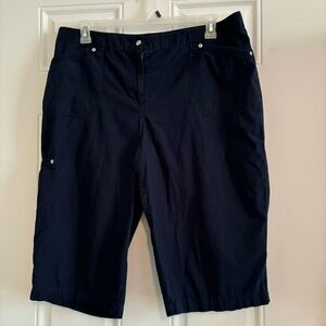 ❤️2/$15❤️ or 3/$21 ❤️ Jones  New York Navy Blue Cargo Capris, Size 16
